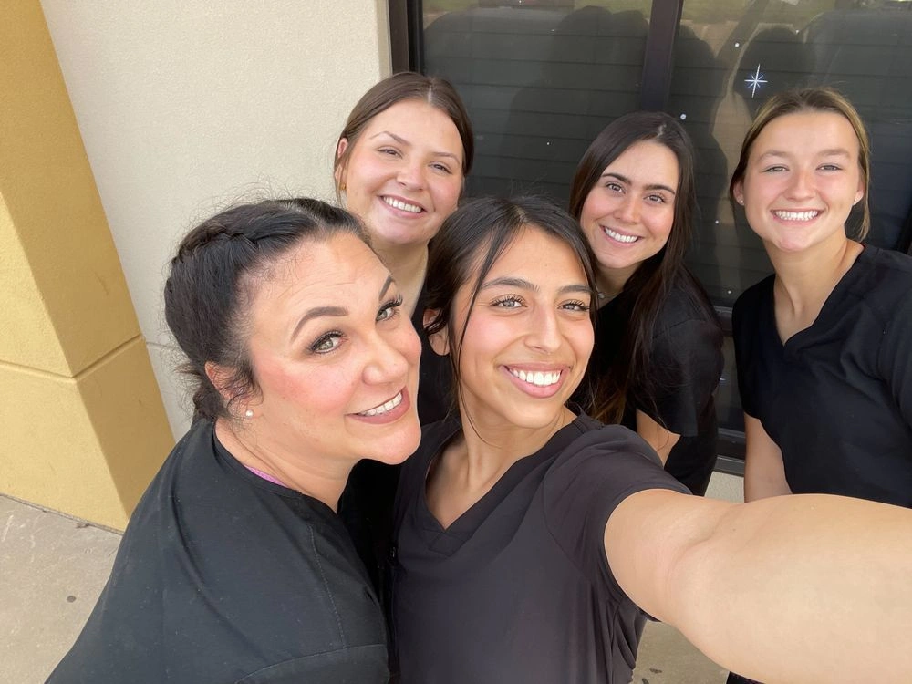 What It’s Like to Work as a Dental Assistant in a Dental Office Setting - Dental Assistant Training